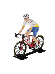 1:18  COUREUR TOTAL...