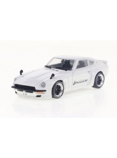 1:43 PANDEM 240Z PEARL...