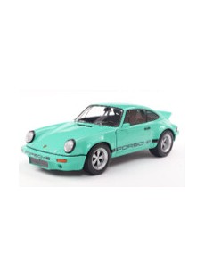 1:18 PORSCHE 911 IROC MINT...