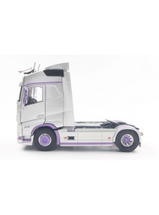 1:24 VOLVO TRUCKS FH GLOBETROTTER XL SILVER & PURPLE 2023