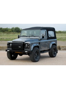 1:18 LAND ROVER DEFENDER 90...