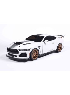 1:18 SHELBY MUSTANG SUPER SNAKE WHITE / SILVER STRIPES 2025